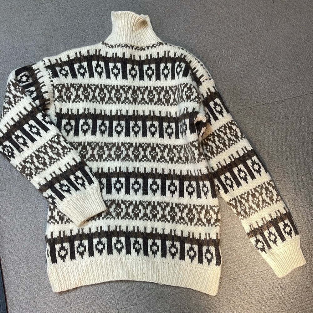 Vintage 70’s Icelandic wool over sized turtleneck sweater
